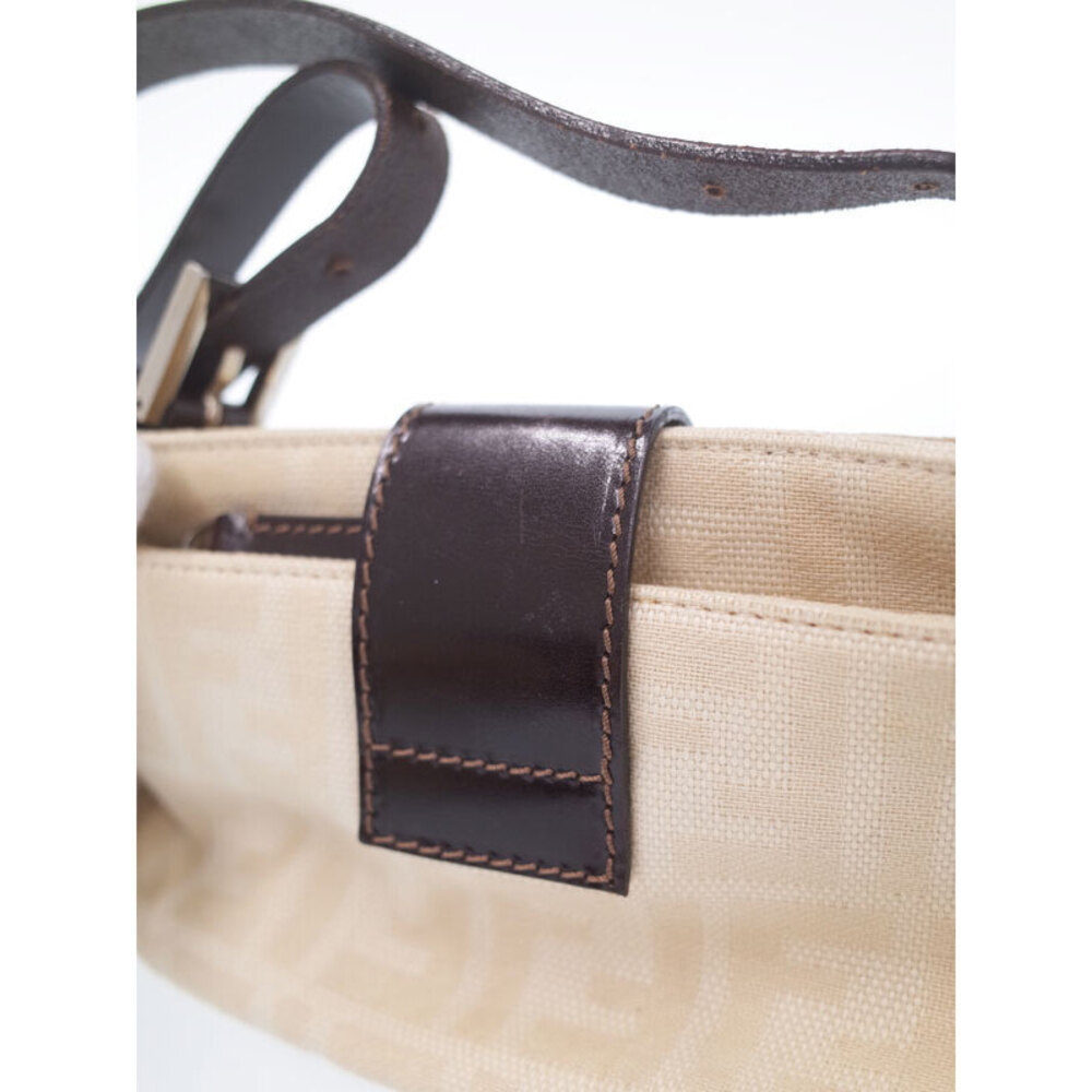 Fendi Zucca Baguette Shoulder Bag White - Picture 6 of 9